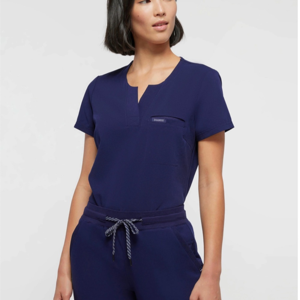 Jannuu Navy Women's 1-Pocket Tuck-In Scrub Top